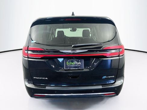 Used 2023 Chrysler Pacifica Limited FWD image 7