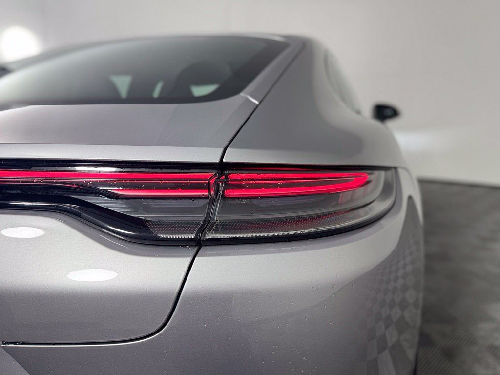 Used 2023 Porsche Panamera 4 Platinum Edition AWD/4WD image 9