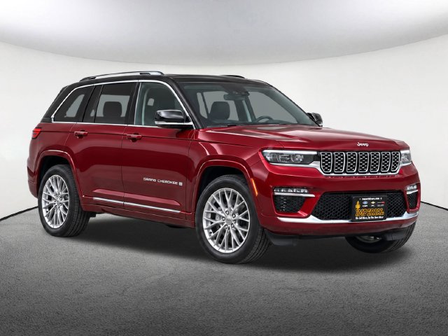 Used 2025 Jeep Grand Cherokee Summit AWD/4WD image 2