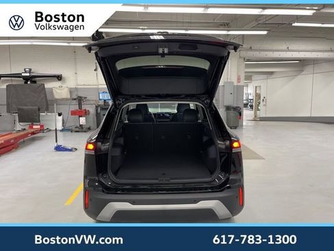 New 2026 Volkswagen Tiguan SE image 9