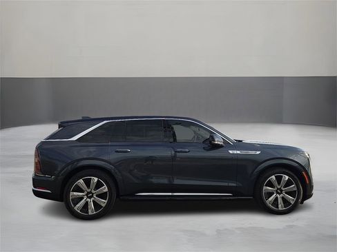 New 2026 Cadillac Escalade IQ Luxury 1 w/ LPO, Floor Liner Package image 5