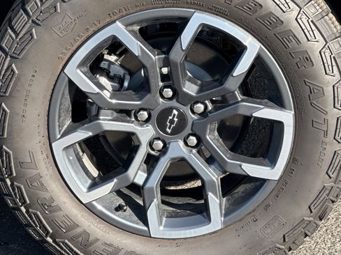 Used 2026 Chevrolet Equinox ACTIV image 43