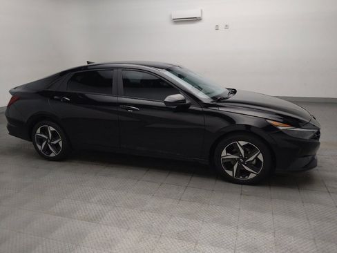Used 2023 Hyundai Elantra SEL w/ Convenience Package FWD image 11