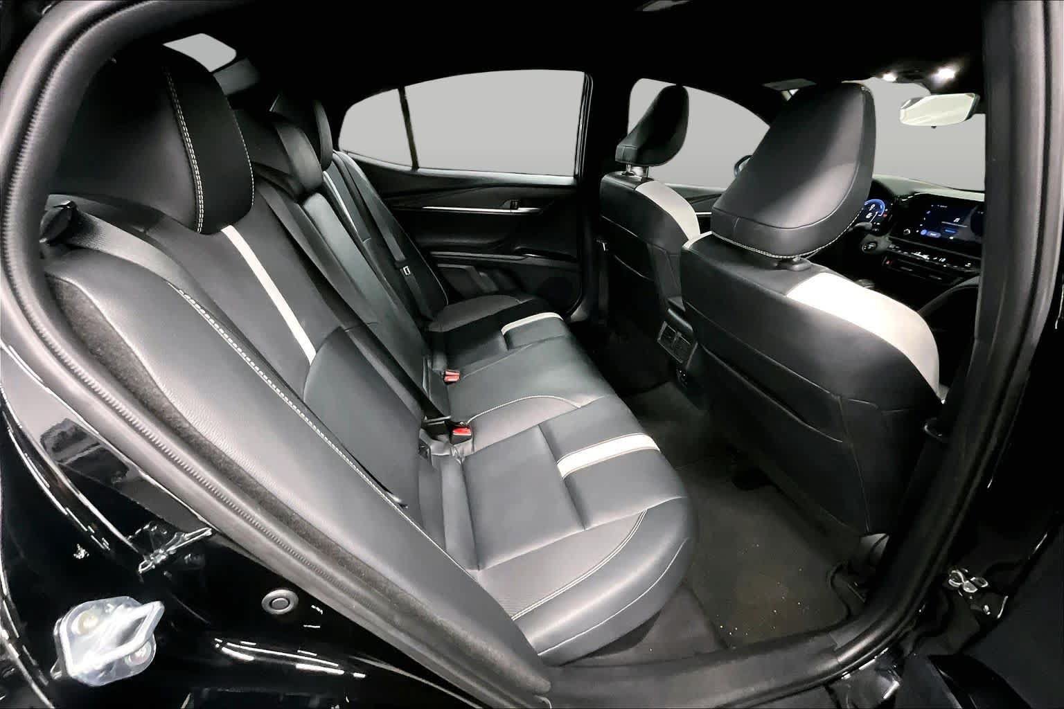 Used 2026 Toyota Camry SE FWD image 20