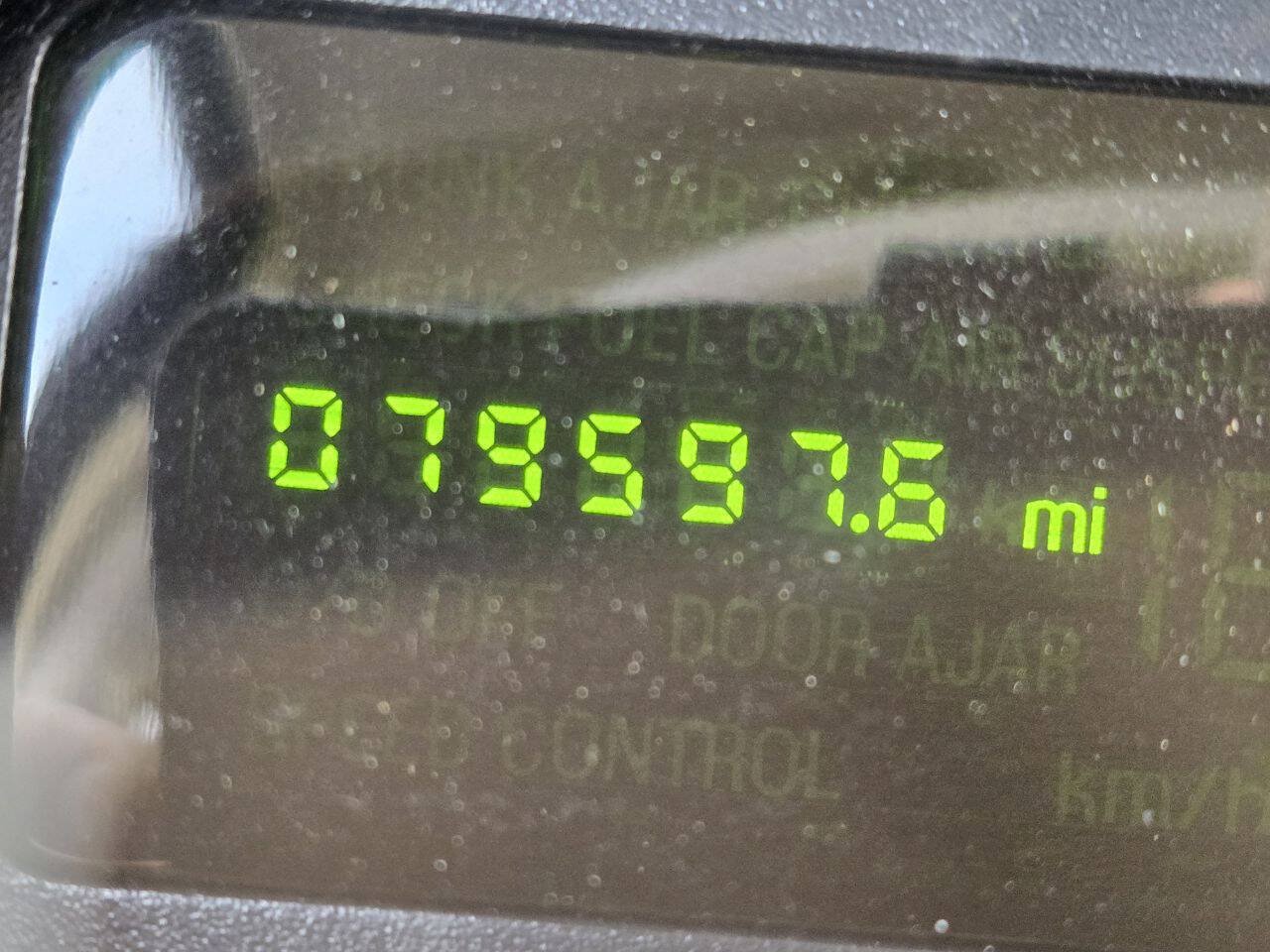 Used 2005 Lincoln Town Car Signature RWD image 18