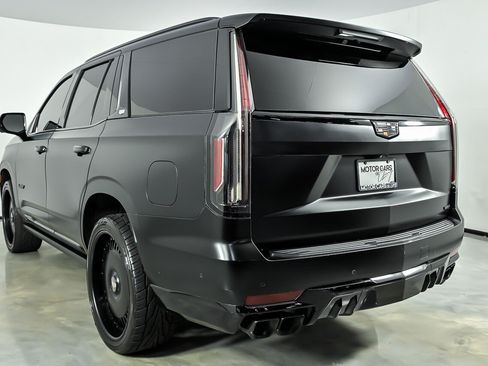 Used 2023 Cadillac Escalade V AWD/4WD image 8