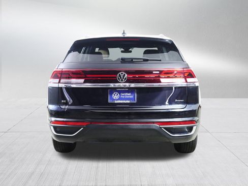 Certified 2025 Volkswagen Atlas Cross Sport SE image 6