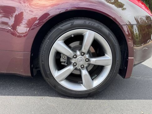 Used 2006 Nissan 350Z Touring RWD image 19