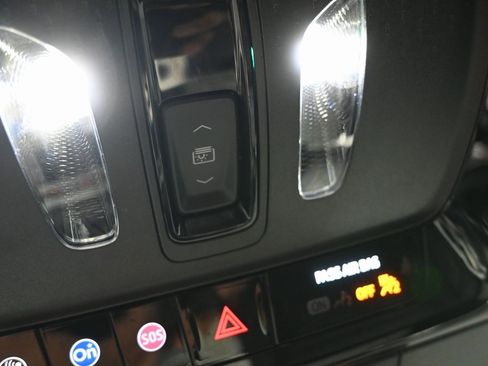 Used 2024 Cadillac Lyriq Tech image 16