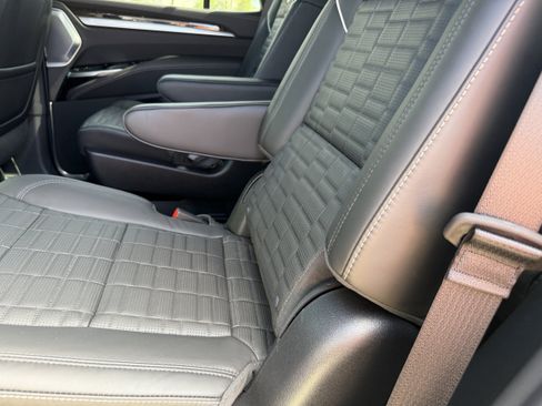 New 2026 Cadillac Escalade Platinum Sport AWD/4WD image 18