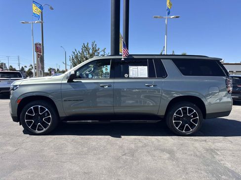 Used 2023 Chevrolet Suburban RST RWD image 8