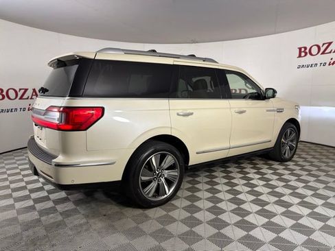 Used 2018 Lincoln Navigator Select w/ Technology Package RWD image 13