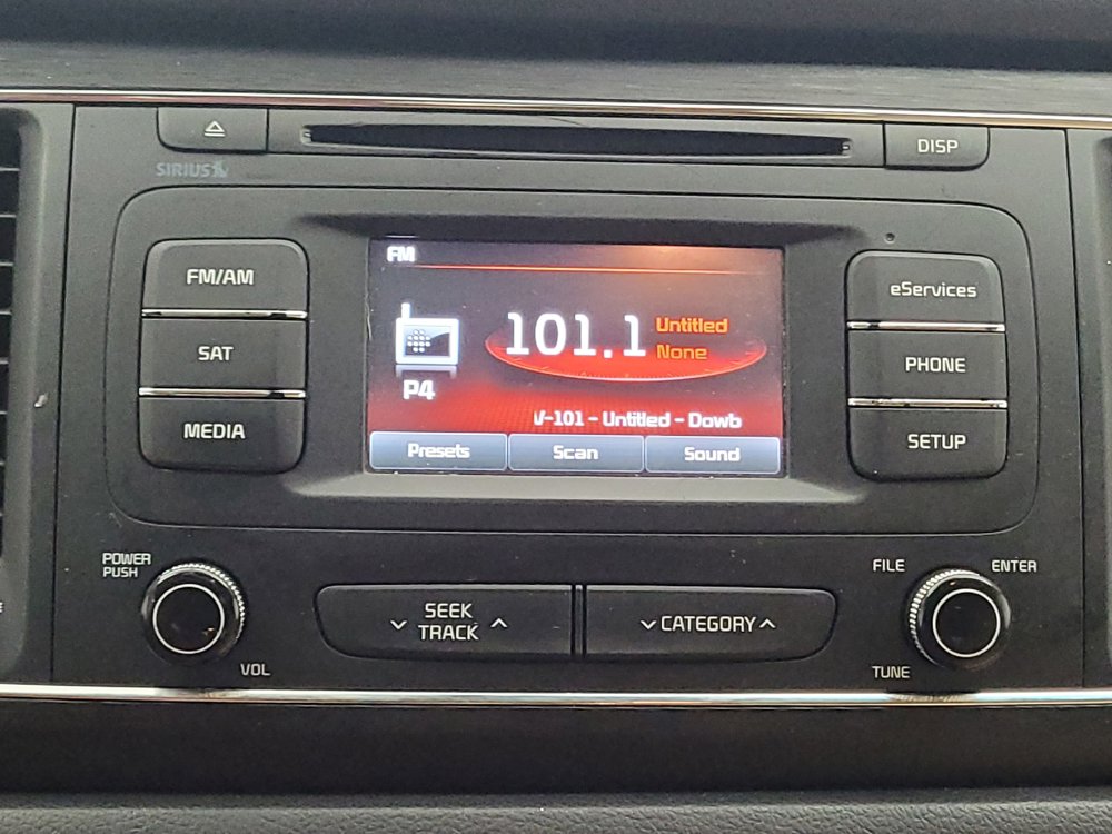 Used 2016 Kia Sedona LX w/ LX Convenience Package FWD image 25