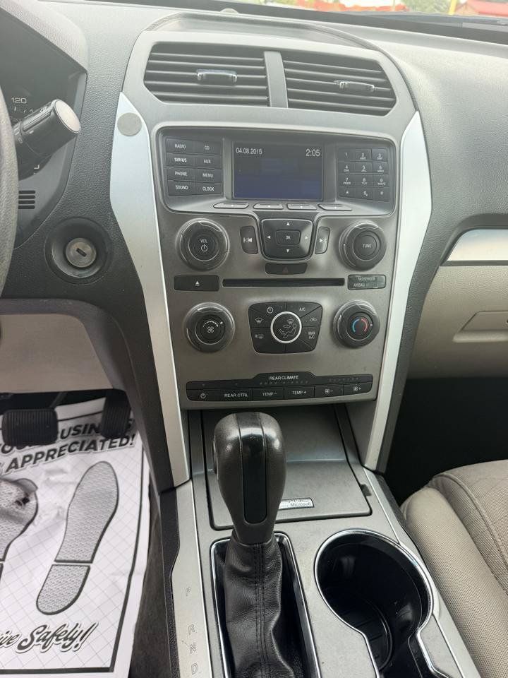 Used 2015 Ford Explorer FWD image 11