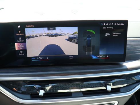 Certified 2023 BMW X7 xDrive40i w/ M Sport Package image 32