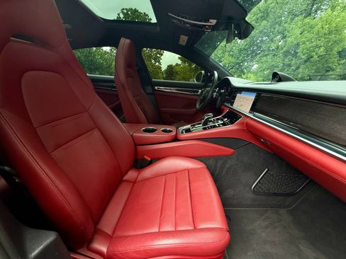Used 2022 Porsche Panamera GTS w/ Premium Package AWD/4WD image 38