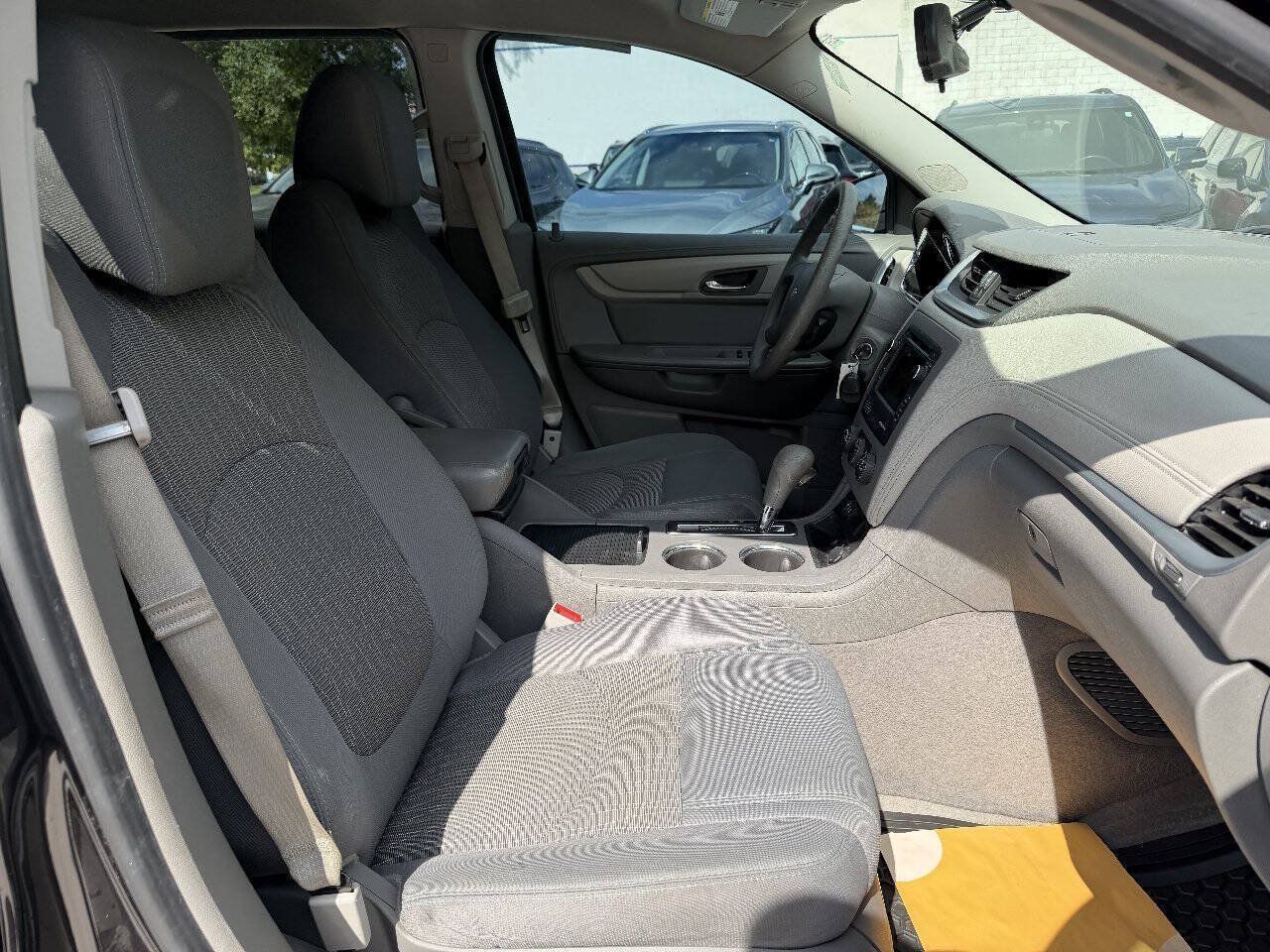 Used 2016 Chevrolet Traverse LS FWD image 8