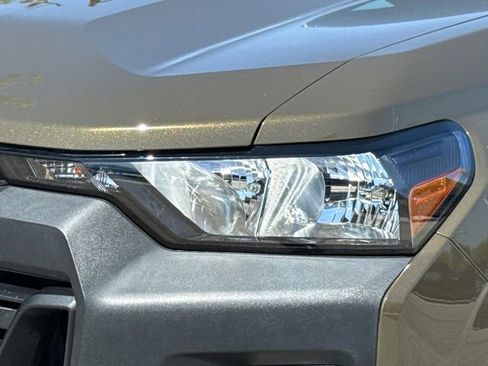 Used 2023 Chevrolet Colorado W/T image 4