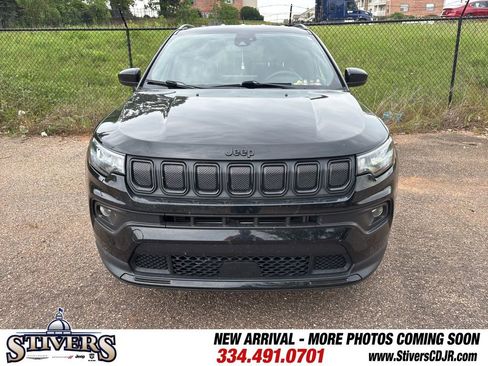 Used 2022 Jeep Compass Latitude AWD/4WD image 3