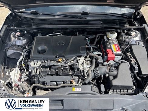 Used 2020 Toyota Camry SE FWD image 10