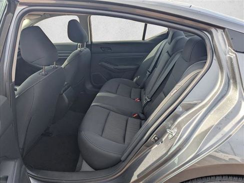Used 2025 Nissan Altima 2.5 SV FWD image 12