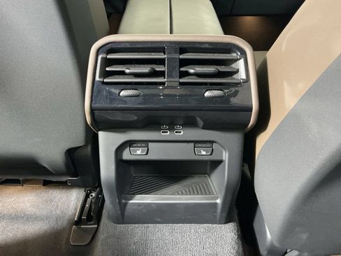 Certified 2025 BMW 530i w/ Premium Package RWD image 30
