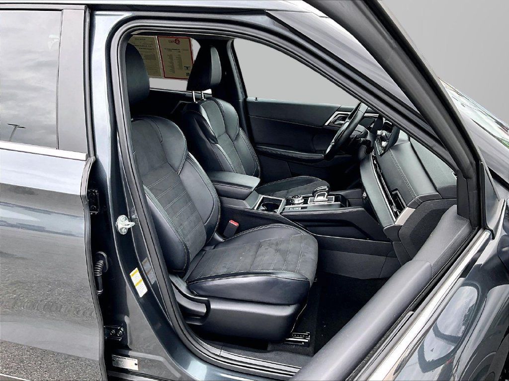 Used 2024 Mitsubishi Outlander SE FWD image 8