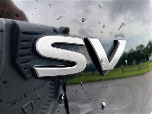 Used 2024 Nissan Rogue SV FWD image 7