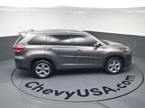 Used 2019 Toyota Highlander Limited image 33
