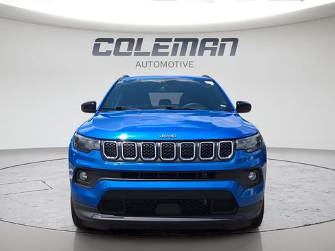 Used 2024 Jeep Compass Latitude AWD/4WD image 29