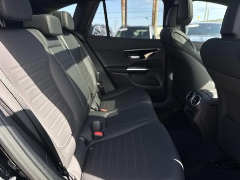 Used 2026 Mercedes-Benz GLC 300 image 12