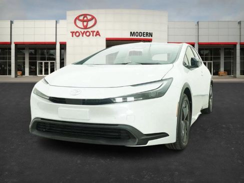 New 2026 Toyota Prius LE image 4