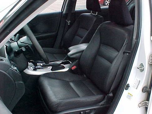 Used 2014 Honda Accord Sport image 18