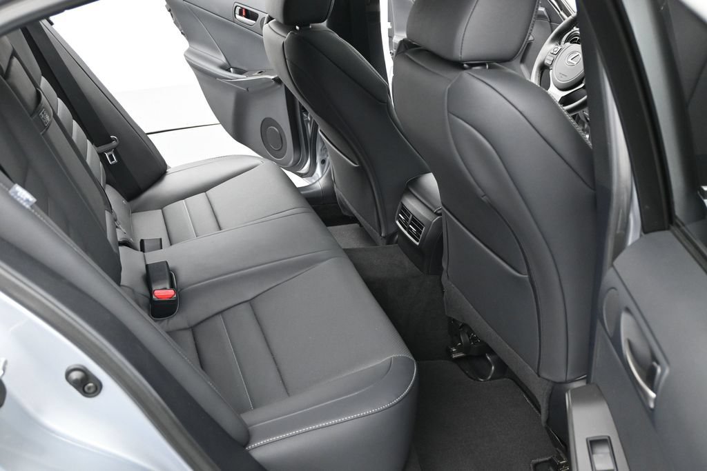 Used 2023 Lexus IS 350 F Sport RWD image 9