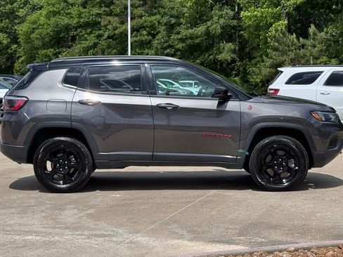 Used 2024 Jeep Compass Trailhawk image 9