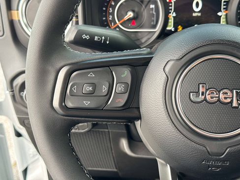 New 2026 Jeep Gladiator Sport image 30