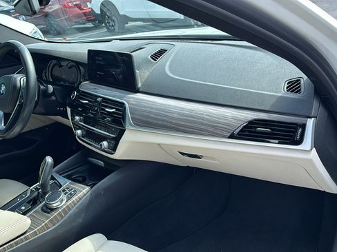 Used 2018 BMW 530e RWD image 24