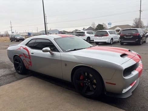 Used 2021 Dodge Challenger SRT Hellcat w/ Plus Package RWD image 7