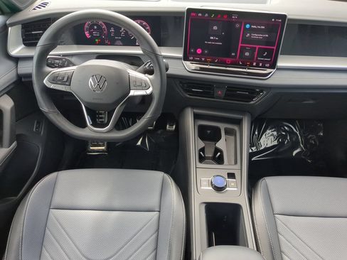 Certified 2026 Volkswagen Tiguan SE R-Line FWD image 14