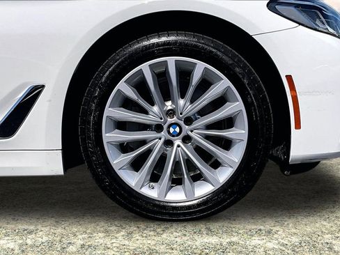 Used 2021 BMW 530e w/ Convenience Package image 34