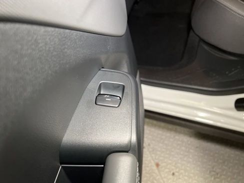 Certified 2025 Subaru Crosstrek 2.0i Premium image 51