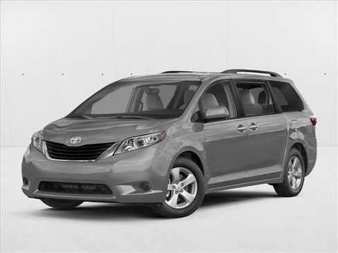 Used 2016 Toyota Sienna LE FWD image 1