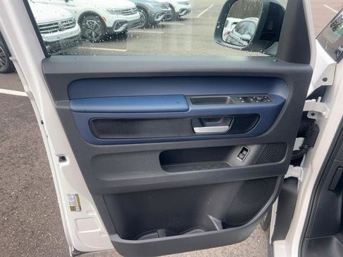 New 2025 Volkswagen ID. Buzz Pro S image 8