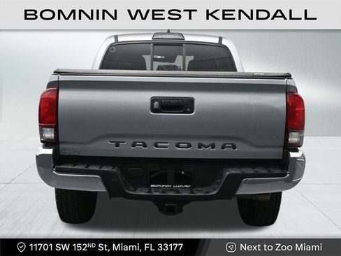 Used 2019 Toyota Tacoma SR5 w/ SR5 Appearance Package (SM) image 4