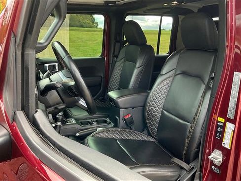 Used 2021 Jeep Gladiator Overland image 24