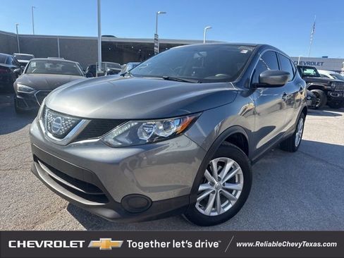 Used 2018 Nissan Rogue Sport S w/ S Appearance Package image 1