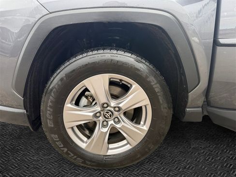 Used 2022 Toyota RAV4 XLE w/ Convenience Package image 11