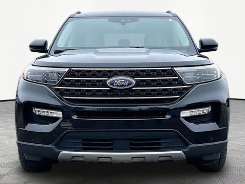 Certified 2023 Ford Explorer XLT w/ Equipment Group 202A image 3