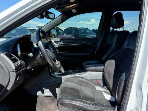 Used 2017 Jeep Grand Cherokee Trailhawk AWD/4WD image 16