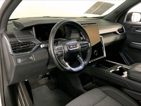Used 2025 GMC Acadia Elevation FWD image 14